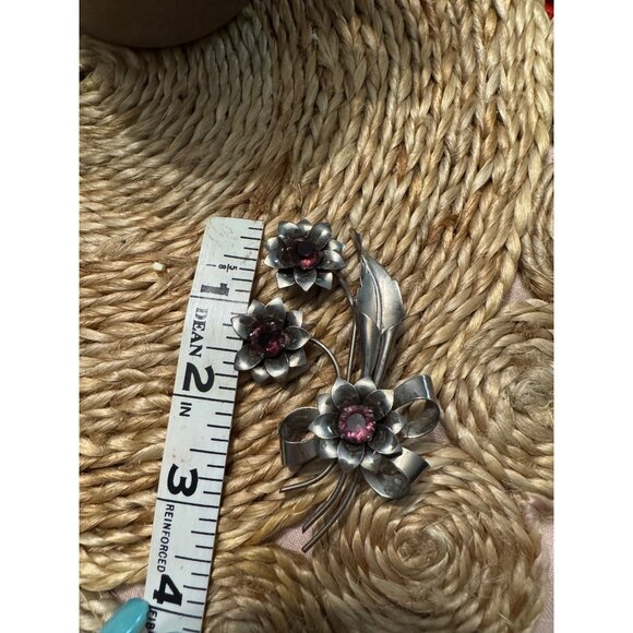 Vintage Silver metal Floral Brooch With faux Purple Gemstone Accents 1940s - Picture 10 of 10